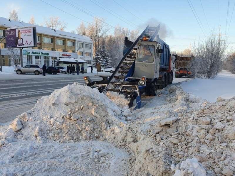 Фото Уборка снега в Томске 5